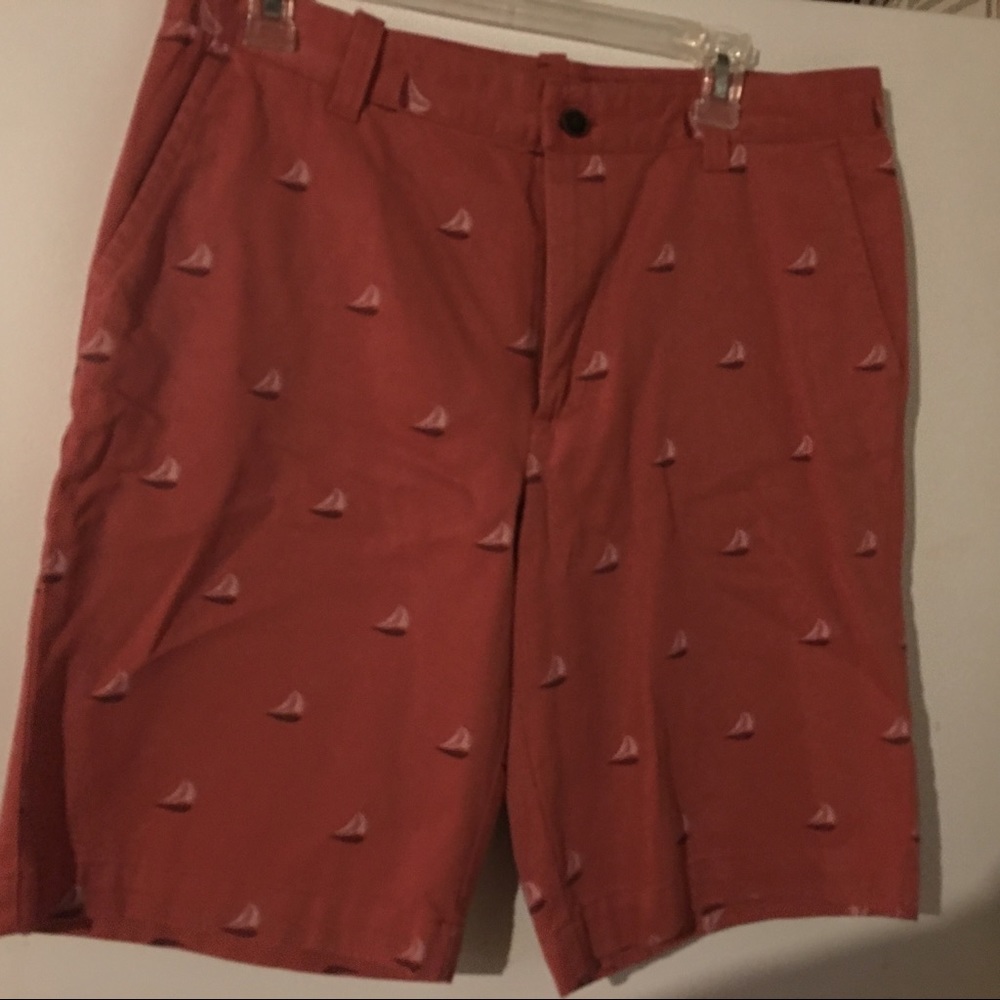 Bass men’s shorts.32/10 terra cotta/sailboats
